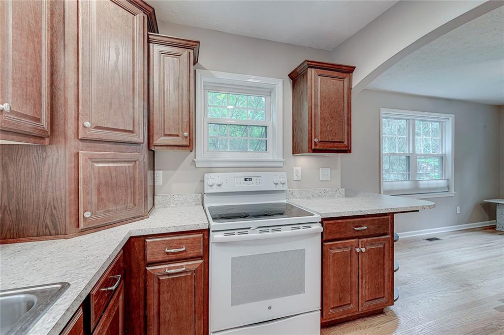 45 West Roberts Road Indianapolis, IN 46217 - Photo 9 of 45 Gallery Image 9