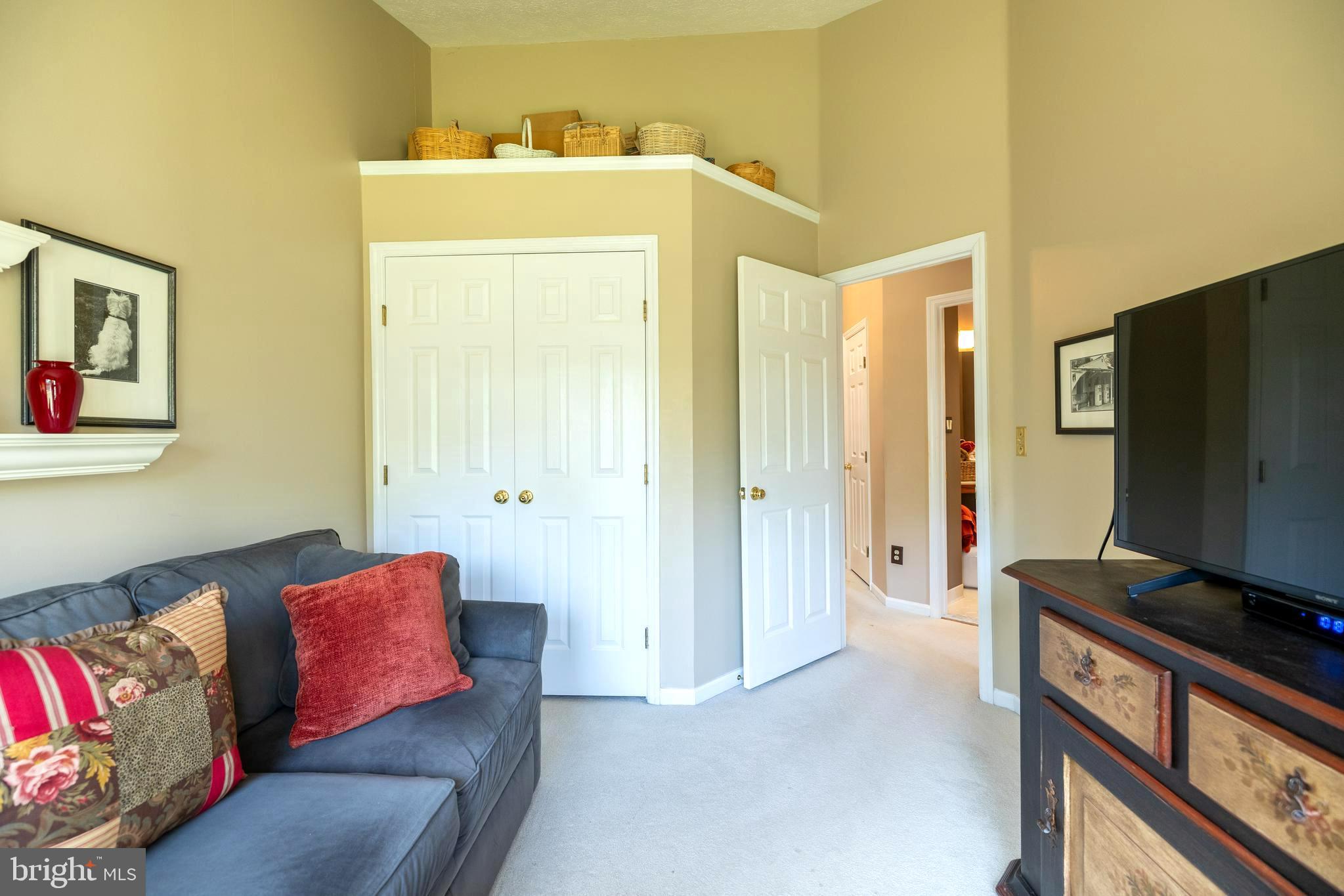 14084 Winding Ridge Lane Centreville, VA 20121 - Photo 35 of 48 Vaulted ceilings