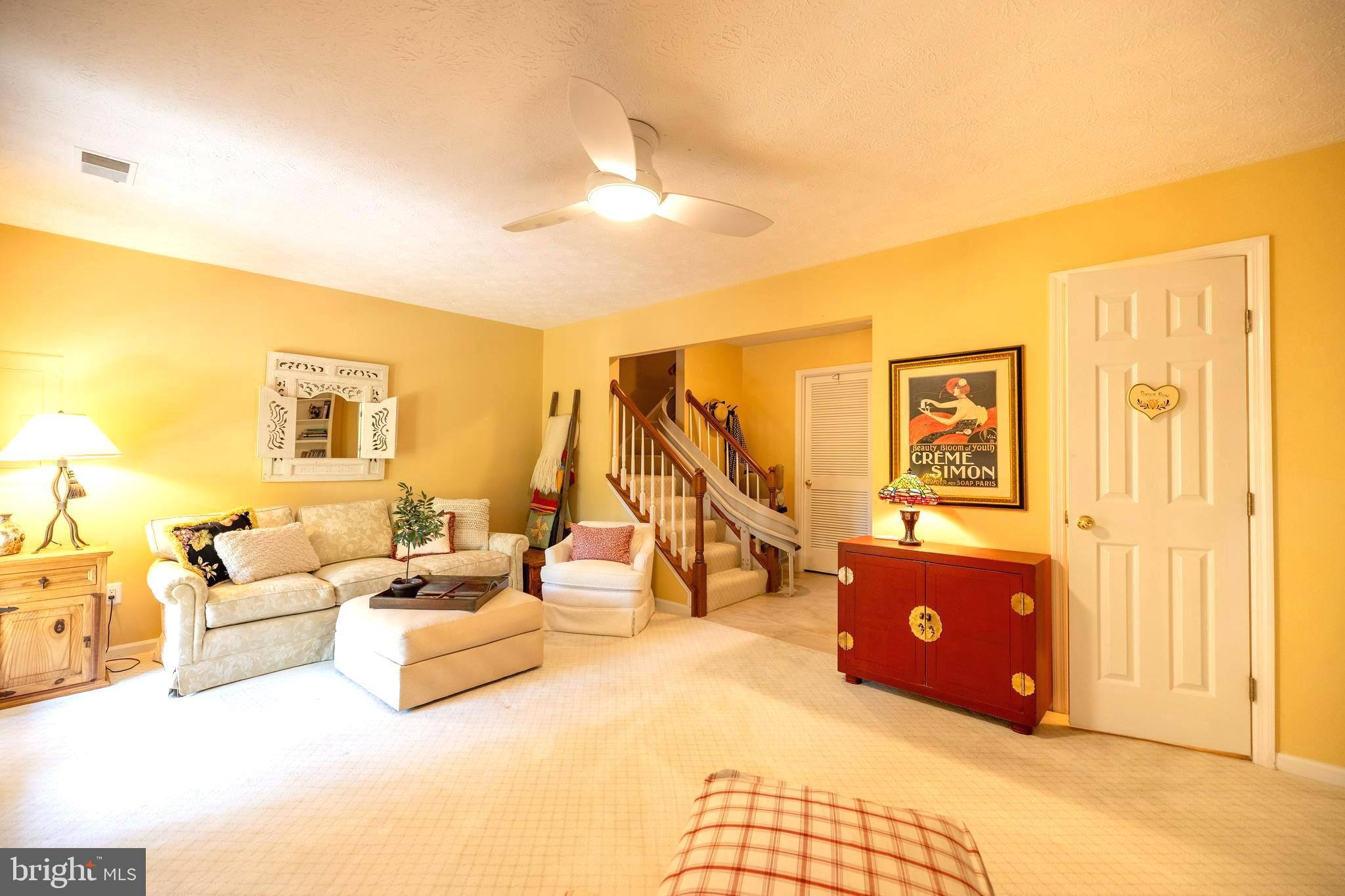 14084 Winding Ridge Lane Centreville, VA 20121 - Photo 40 of 48 Plenty of space to gather