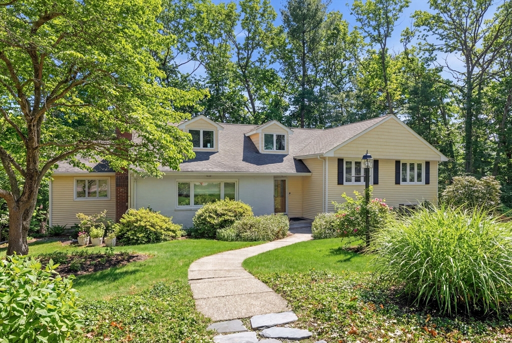 33 Algonquin Road Canton, MA 02021 - Photo 2 of 34