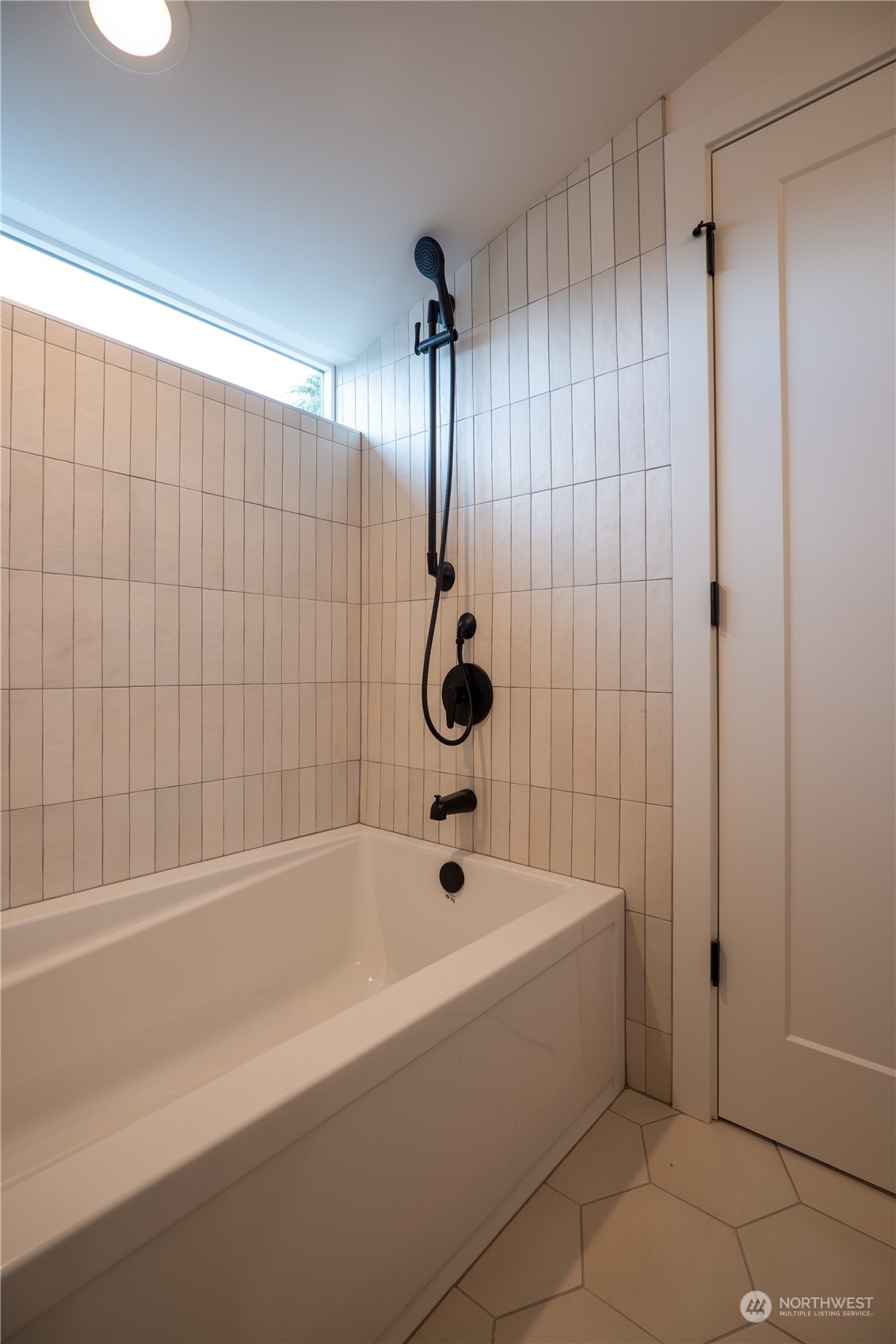 5612 Keystone Place North, Unit B Seattle, WA 98103 - Photo 19 of 23 Gallery Image 19