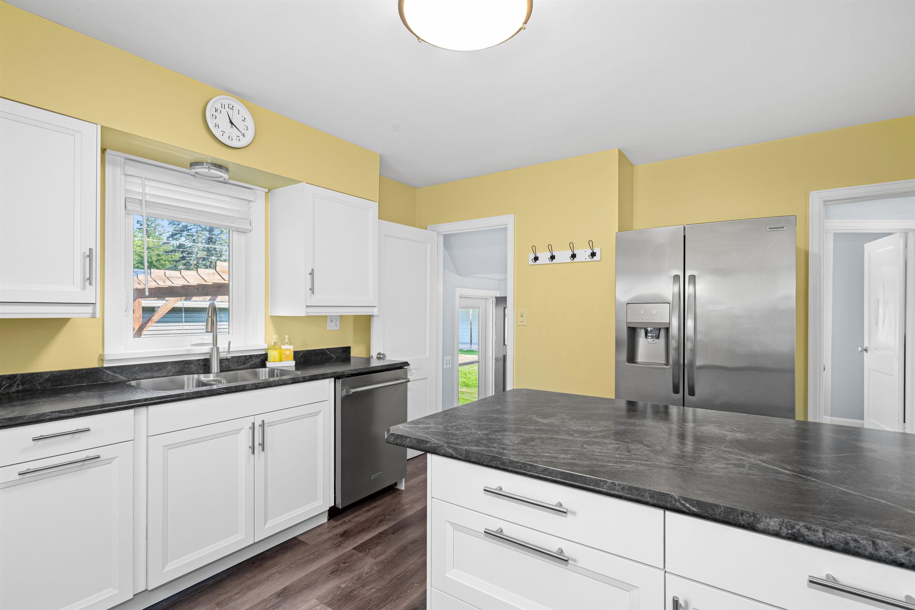 135 1st Avenue Two Harbors, MN 55616 - Photo 15 of 36