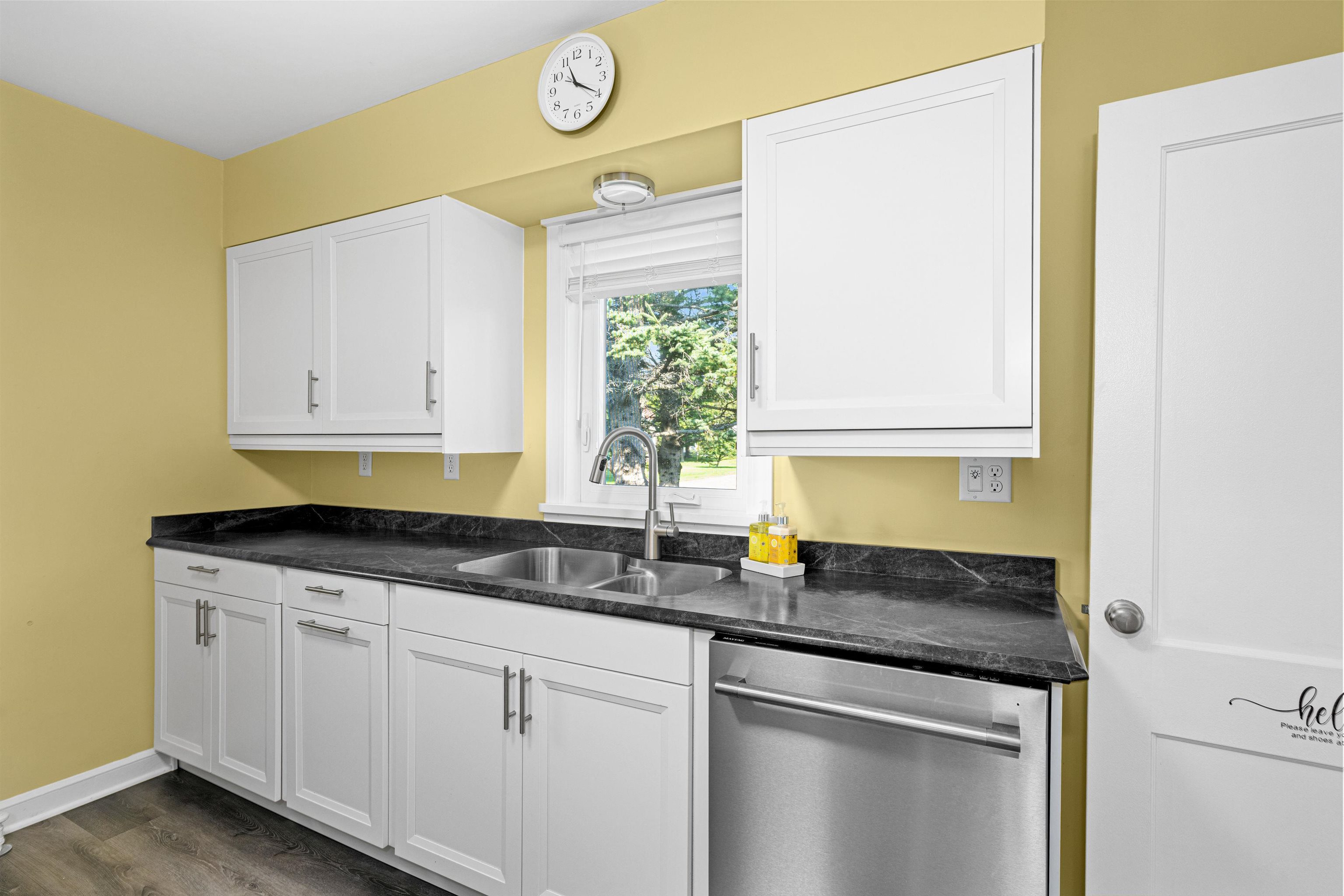 135 1st Avenue Two Harbors, MN 55616 - Photo 16 of 36