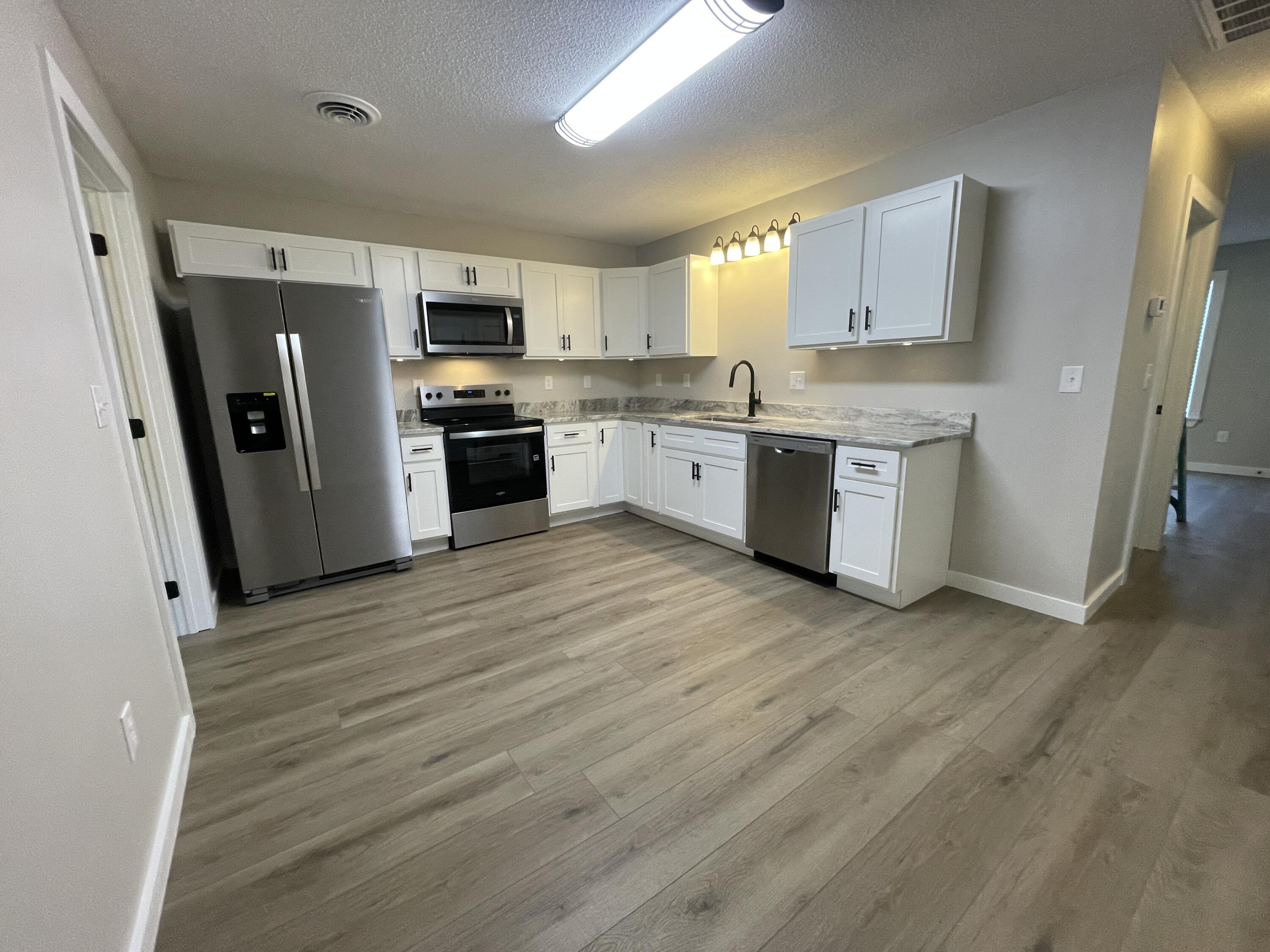82 Curtis Road Pikeville, TN 37367 - Photo 2 of 7 Kitchen