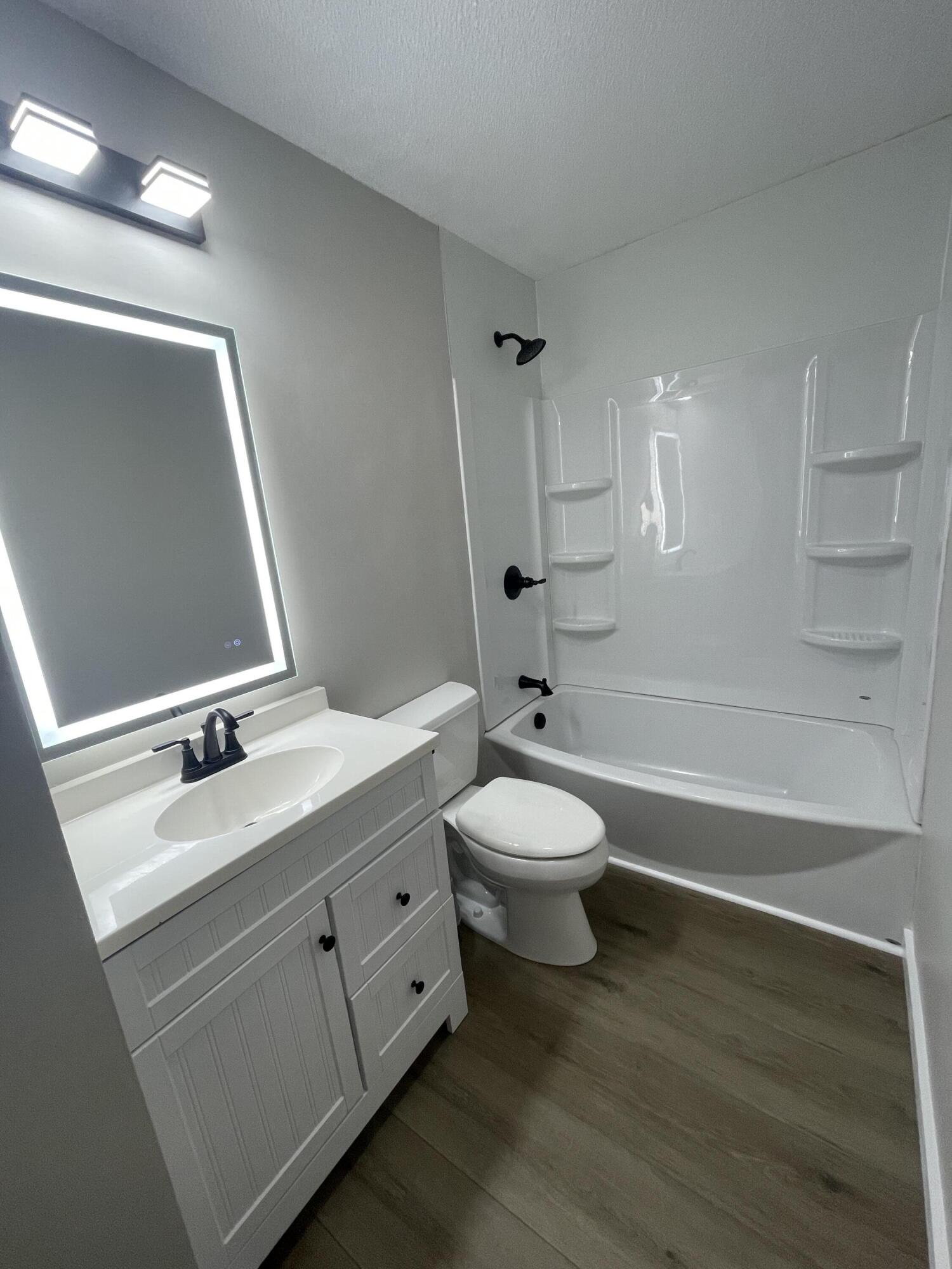 82 Curtis Road Pikeville, TN 37367 - Photo 4 of 7 Bathroom