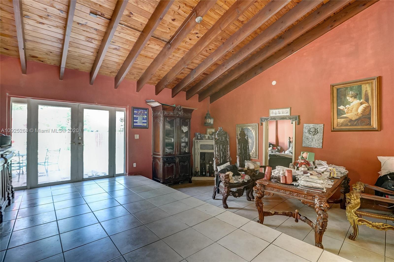 3501 North Park Road Hollywood, FL 33021 - Photo 9 of 30 a living room with furniture