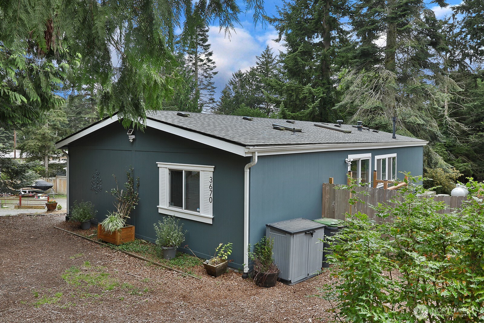 3670 South Smugglers Cove Road Greenbank, WA 98253 - Photo 4 of 29