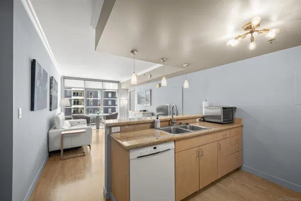 $2,500 | 425 West Beech Street, Unit 854, San Diego, CA 92101