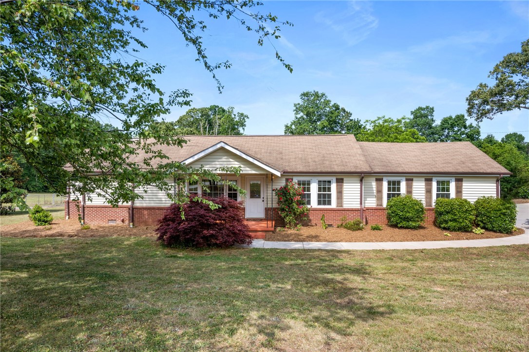 963 Johnson Road Easley, SC 29642 - Photo 1 of 41 Front