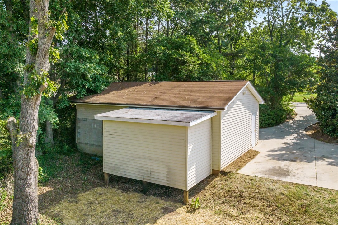 963 Johnson Road Easley, SC 29642 - Photo 11 of 41