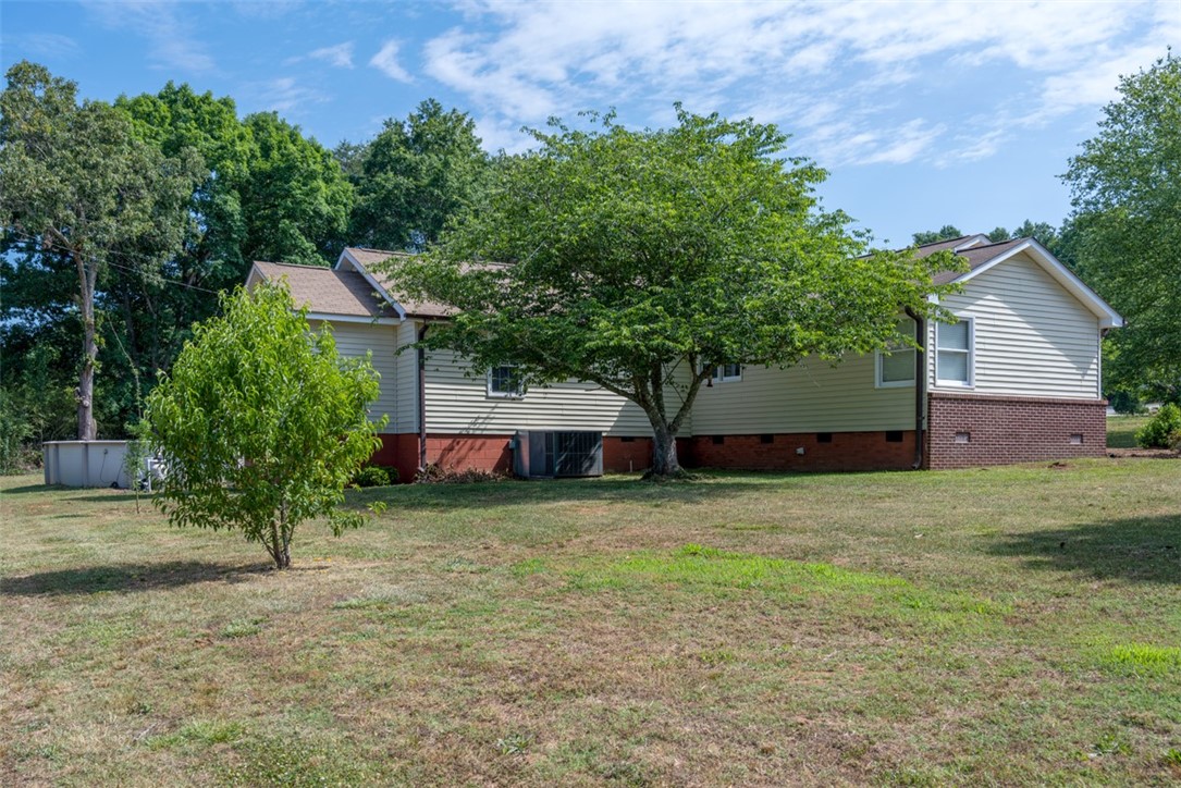 963 Johnson Road Easley, SC 29642 - Photo 4 of 41