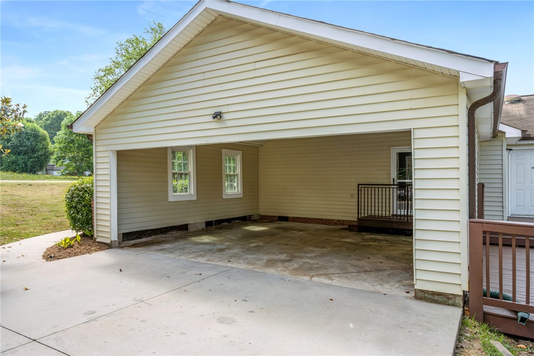 963 Johnson Road Easley, SC 29642 - Photo 8 of 41