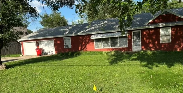 $300,000 | 908 South Business Highway 13, Lexington, MO 64067