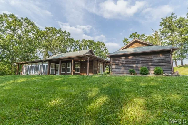 $269,900 | 19395 Ripley Drive, Lebanon, MO 65536