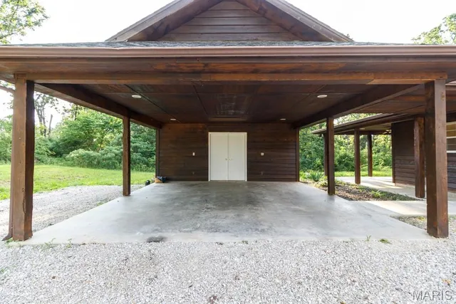 $269,900 | 19395 Ripley Drive, Lebanon, MO 65536