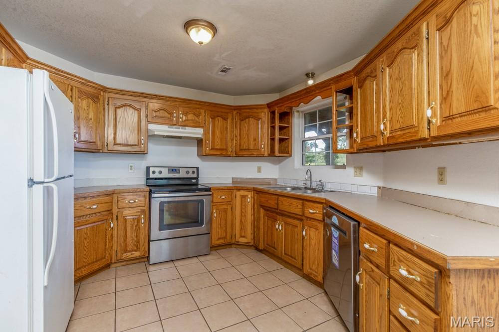 19395 Ripley Drive Lebanon, MO 65536 - Photo 7 of 24