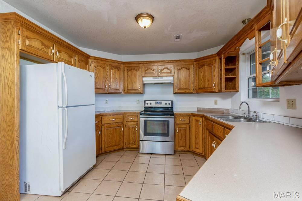 19395 Ripley Drive Lebanon, MO 65536 - Photo 8 of 24