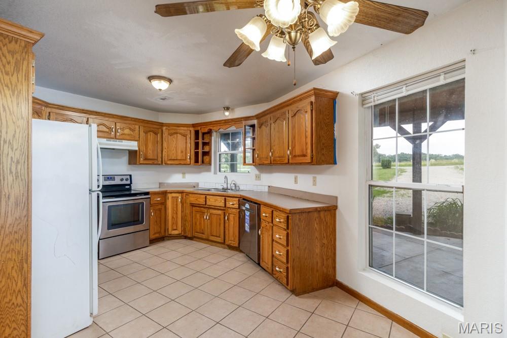 19395 Ripley Drive Lebanon, MO 65536 - Photo 9 of 24