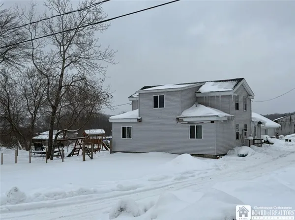 $179,900 | 2562 E Road, Charlotte, NY 14782