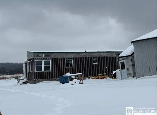 $179,900 | 2562 E Road, Charlotte, NY 14782