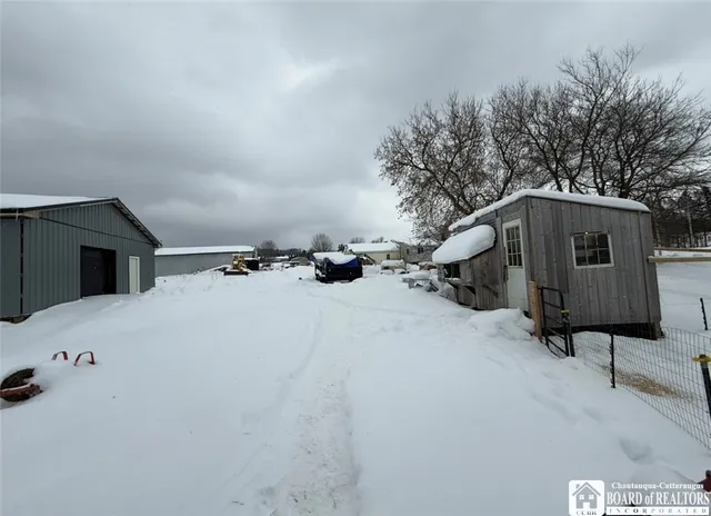 $179,900 | 2562 E Road, Charlotte, NY 14782