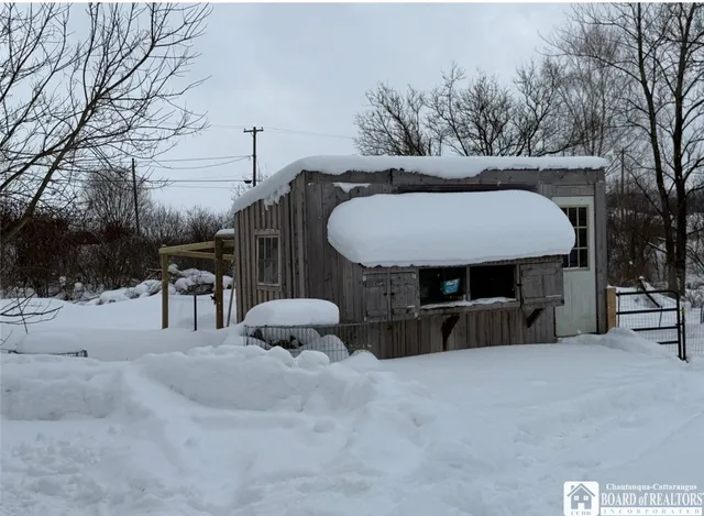 $179,900 | 2562 E Road, Charlotte, NY 14782