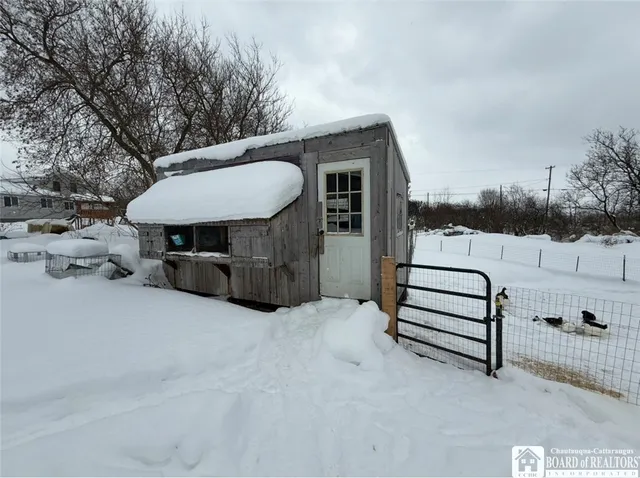 $179,900 | 2562 E Road, Charlotte, NY 14782