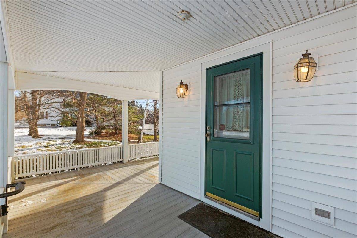 334 Walloomsac Road Bennington, VT 05201 - Photo 5 of 33