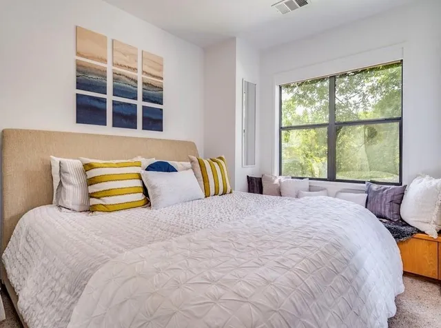 $5,000 | 1502 Barton Hills Drive, Unit B, Austin, TX 78704