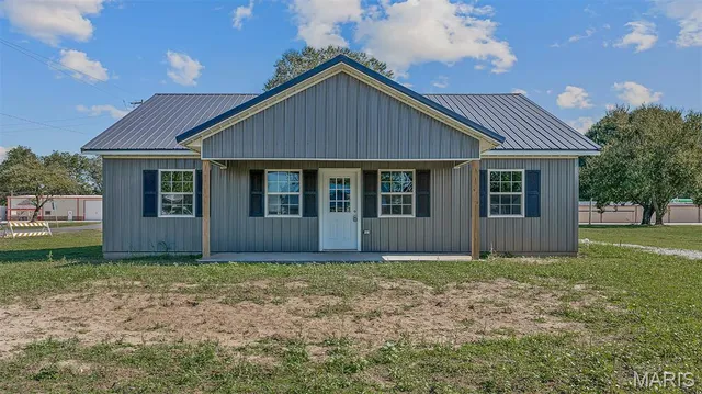 $139,900 | 100 Oak Street, Arbyrd, MO 63821