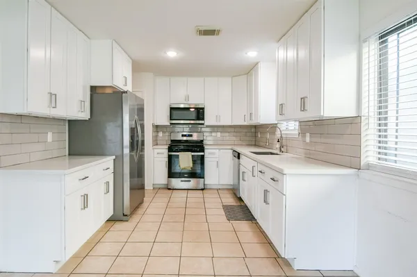 $1,950 | 5635 Greenhill Forest Drive, Houston, TX 77088