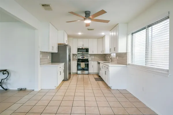 $1,950 | 5635 Greenhill Forest Drive, Houston, TX 77088