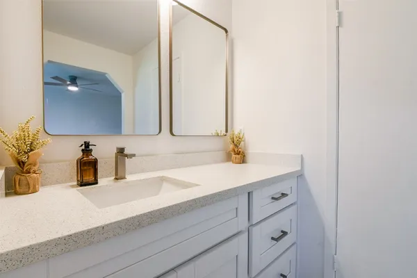 $1,950 | 5635 Greenhill Forest Drive, Houston, TX 77088