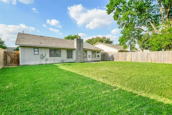 $1,950 | 5635 Greenhill Forest Drive, Houston, TX 77088