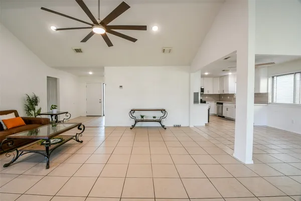 $1,950 | 5635 Greenhill Forest Drive, Houston, TX 77088