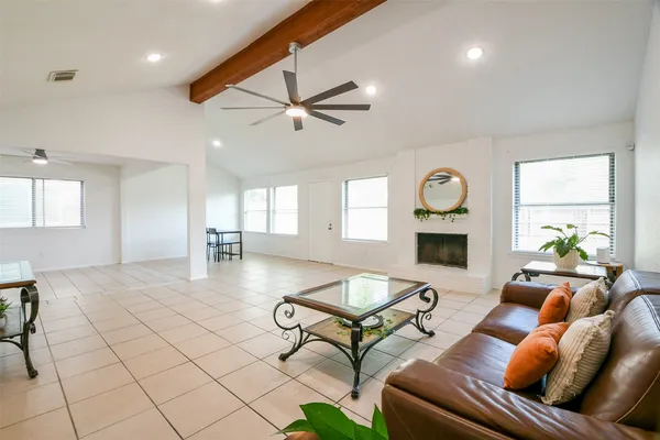 $1,950 | 5635 Greenhill Forest Drive, Houston, TX 77088