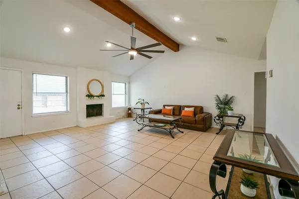 $1,950 | 5635 Greenhill Forest Drive, Houston, TX 77088