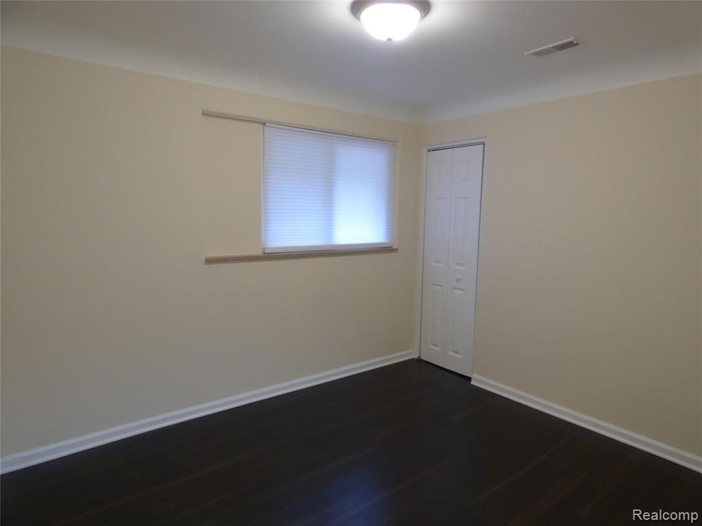 6120 Commerce Road West Bloomfield, MI 48324 - Photo 15 of 28