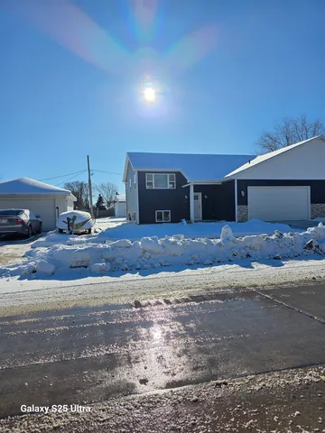 $346,000 | 980 Byrd Avenue, Neenah, WI 54956