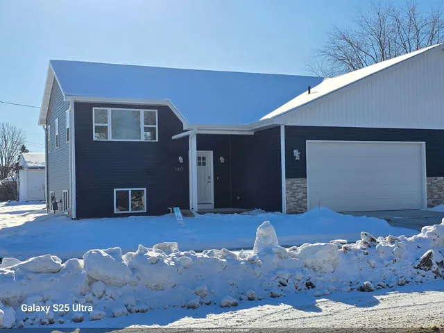 $325,000 | 980 Byrd Avenue, Neenah, WI 54956