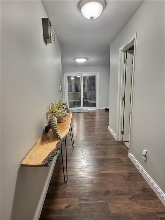 730 Riverside Circle Columbus, IN 47203 - Photo 12 of 30 Gallery Image 12