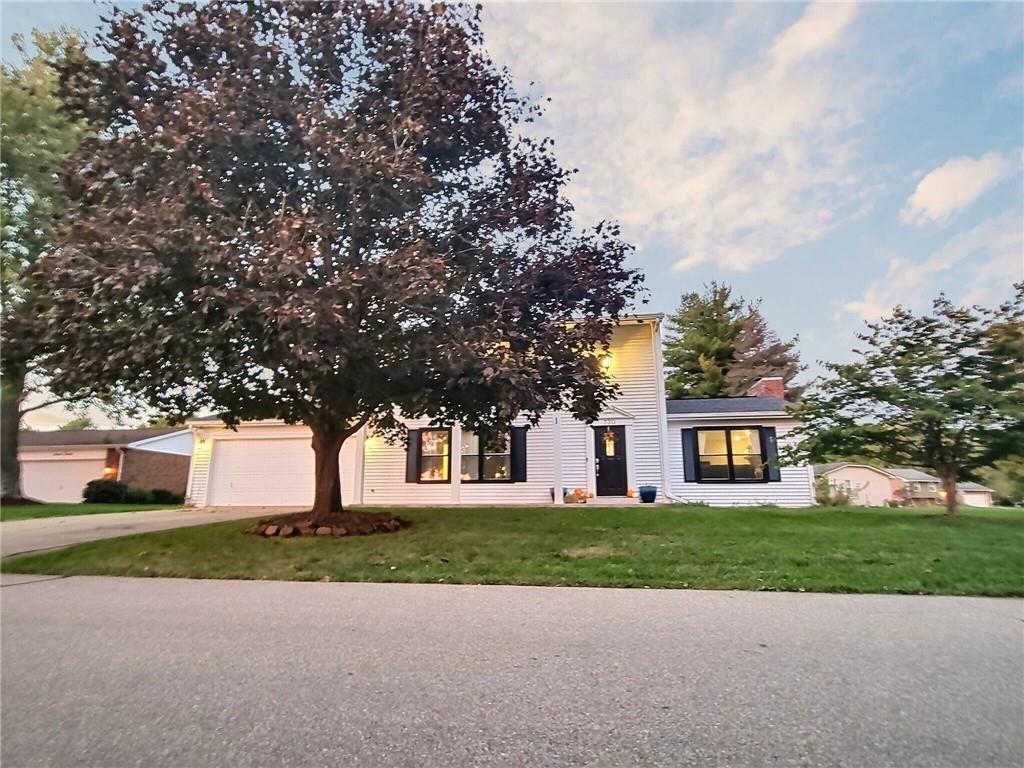 730 Riverside Circle Columbus, IN 47203 - Photo 3 of 30 Gallery Image 3