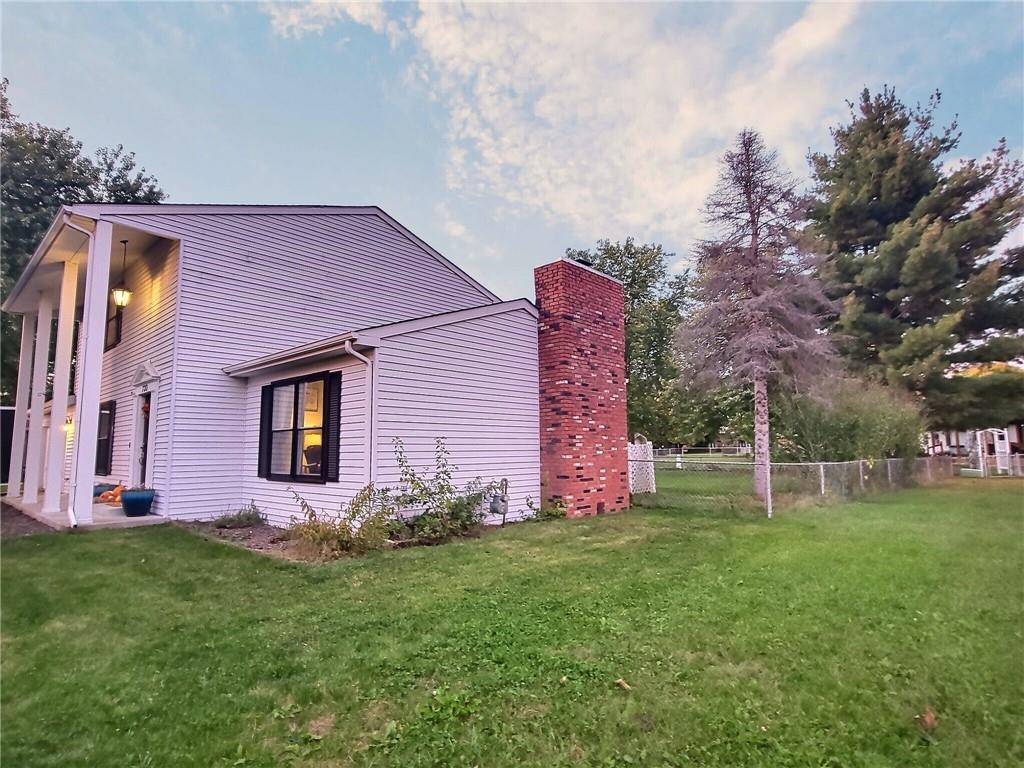 730 Riverside Circle Columbus, IN 47203 - Photo 4 of 30 Gallery Image 4