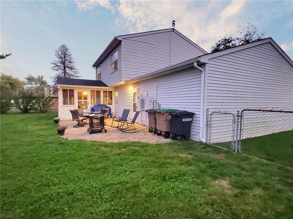 730 Riverside Circle Columbus, IN 47203 - Photo 9 of 30 Gallery Image 9