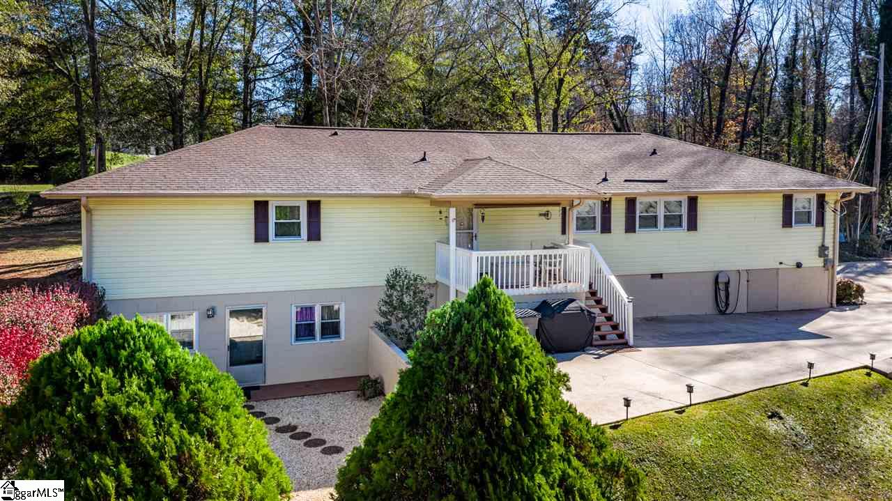 54 South Fairfield Road Greenville, SC 29605 - Photo 2 of 36 Gallery Image 2