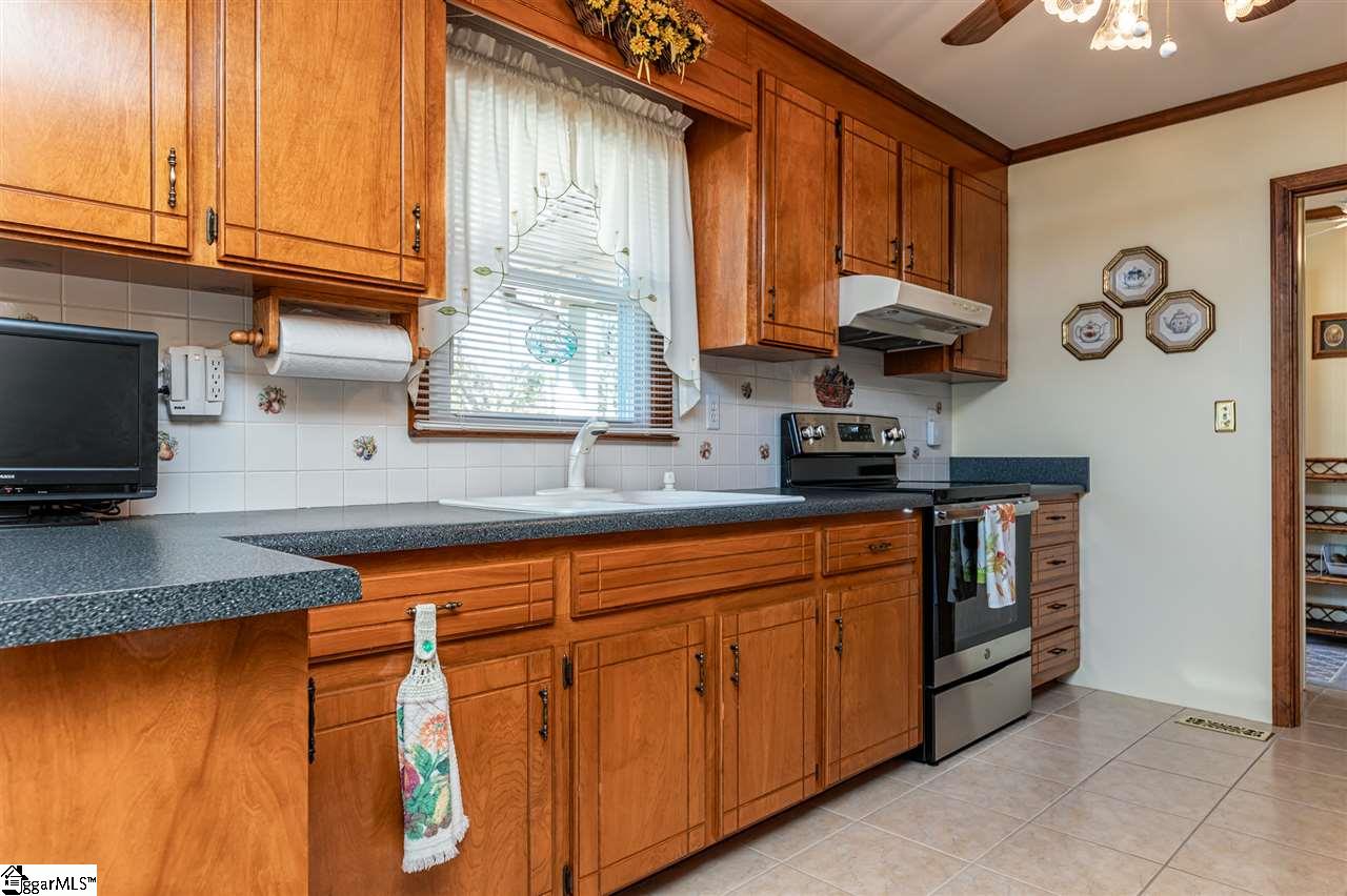 54 South Fairfield Road Greenville, SC 29605 - Photo 15 of 36 Gallery Image 15
