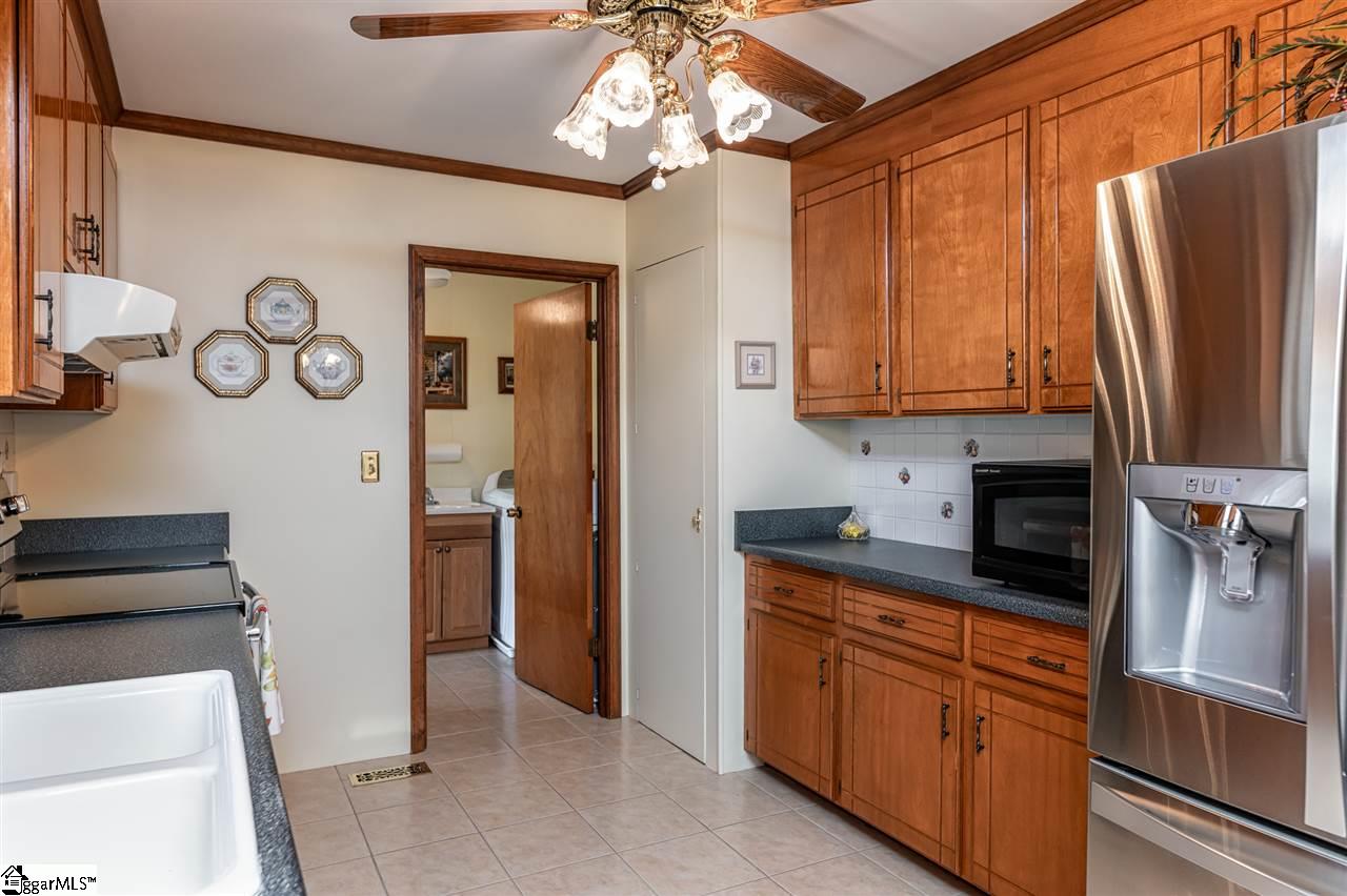 54 South Fairfield Road Greenville, SC 29605 - Photo 17 of 36 Gallery Image 17