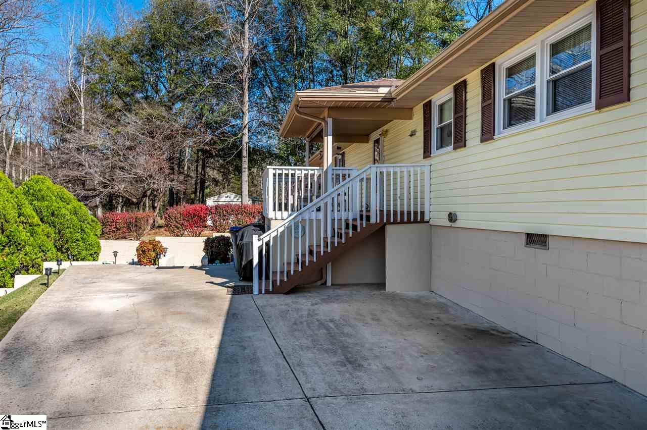 54 South Fairfield Road Greenville, SC 29605 - Photo 4 of 36 Gallery Image 4