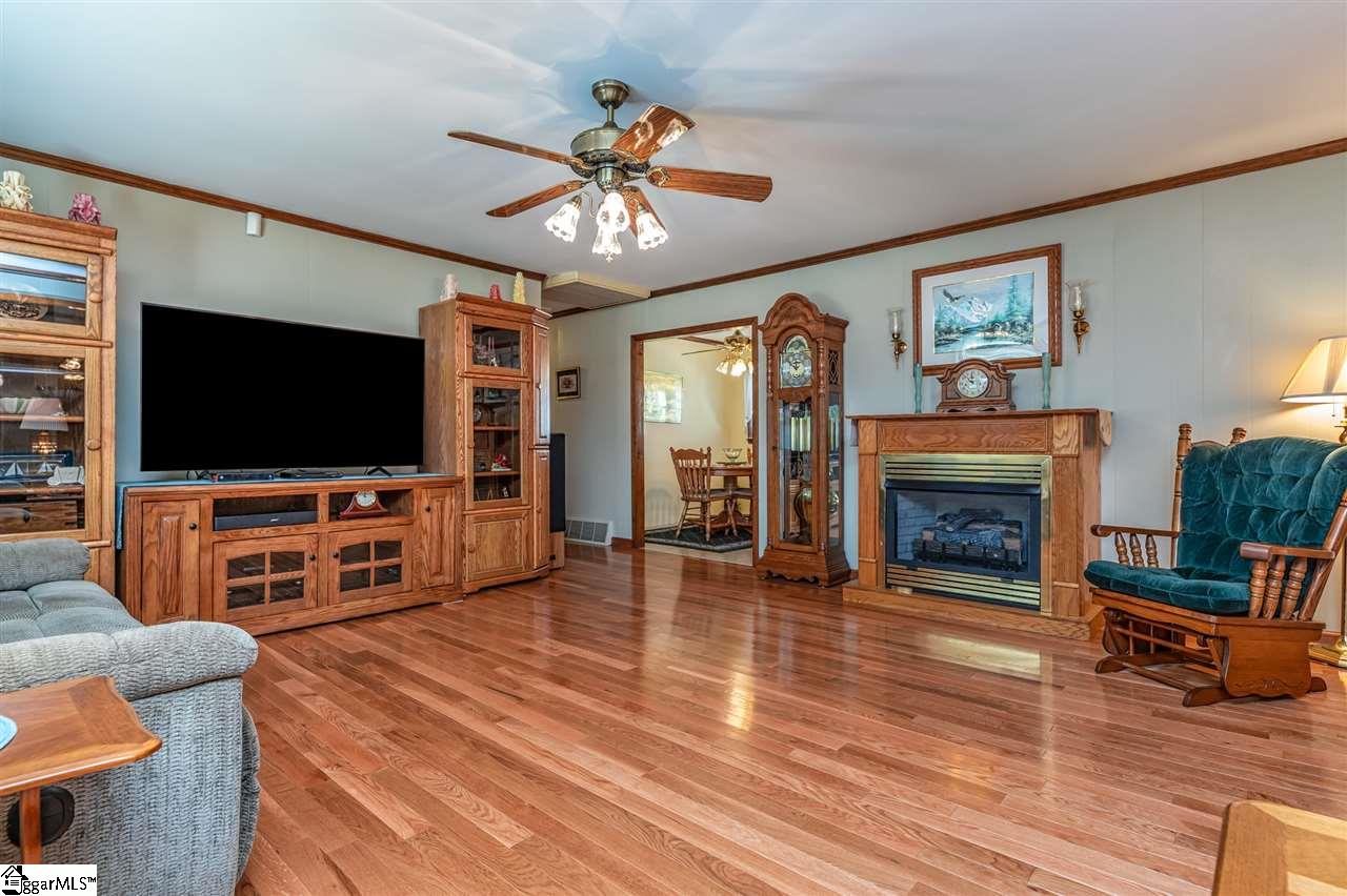 54 South Fairfield Road Greenville, SC 29605 - Photo 5 of 36 Gallery Image 5