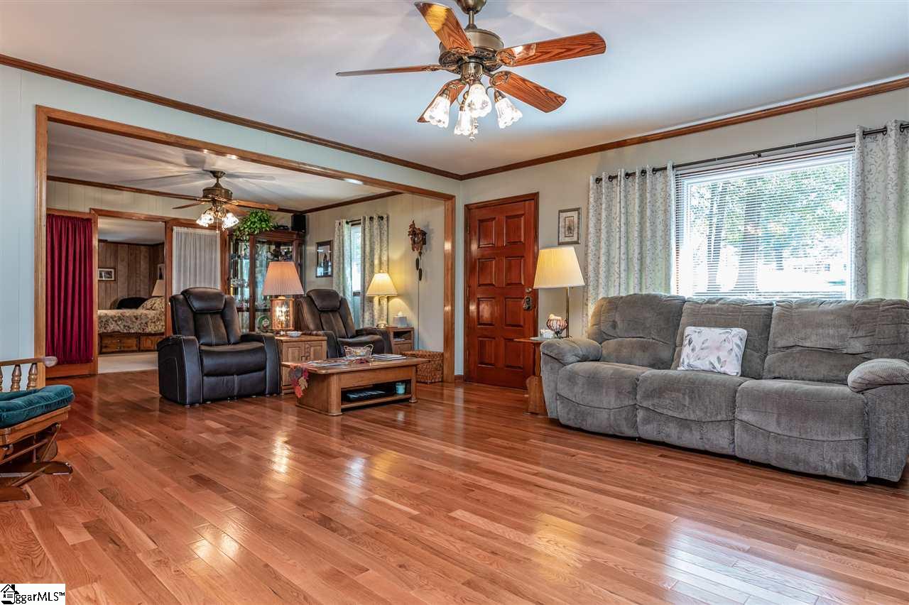 54 South Fairfield Road Greenville, SC 29605 - Photo 6 of 36 Gallery Image 6